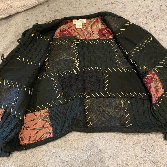 Vintage Sandy Starkman Patchwork Embroidered Sweater size M black/red/yellow - Picture 2 of 10